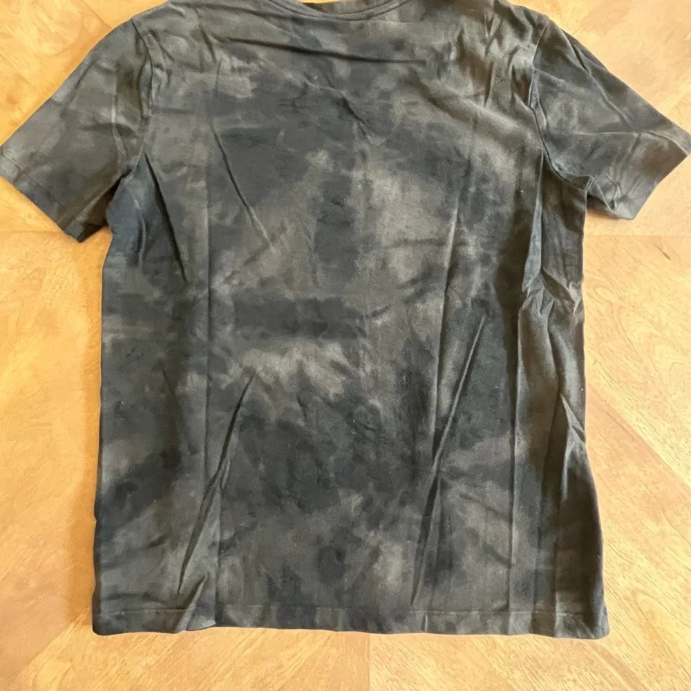 Old Navy 4-Pack Tee Bundle – Kids XL (14–16) – 1 Graphic & 3 Tie-Dye